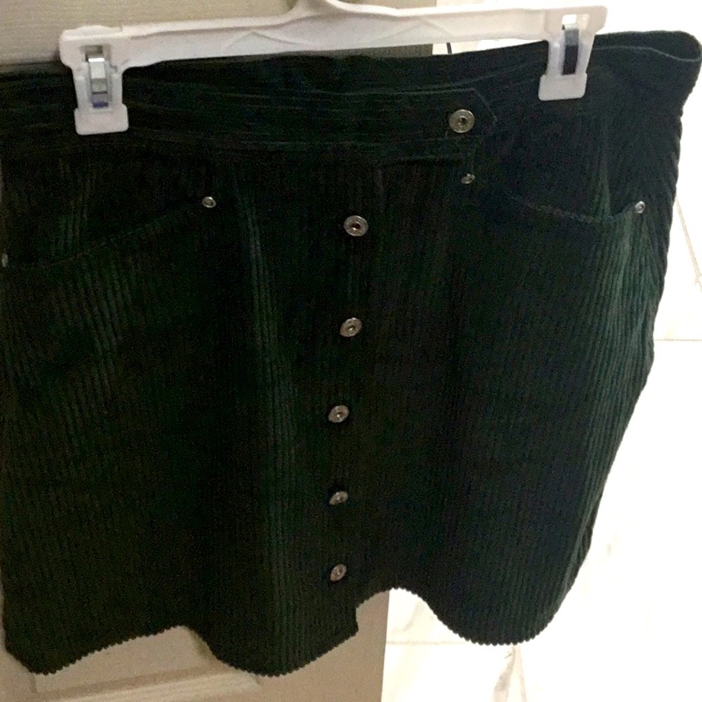 Women’s Skirt.
